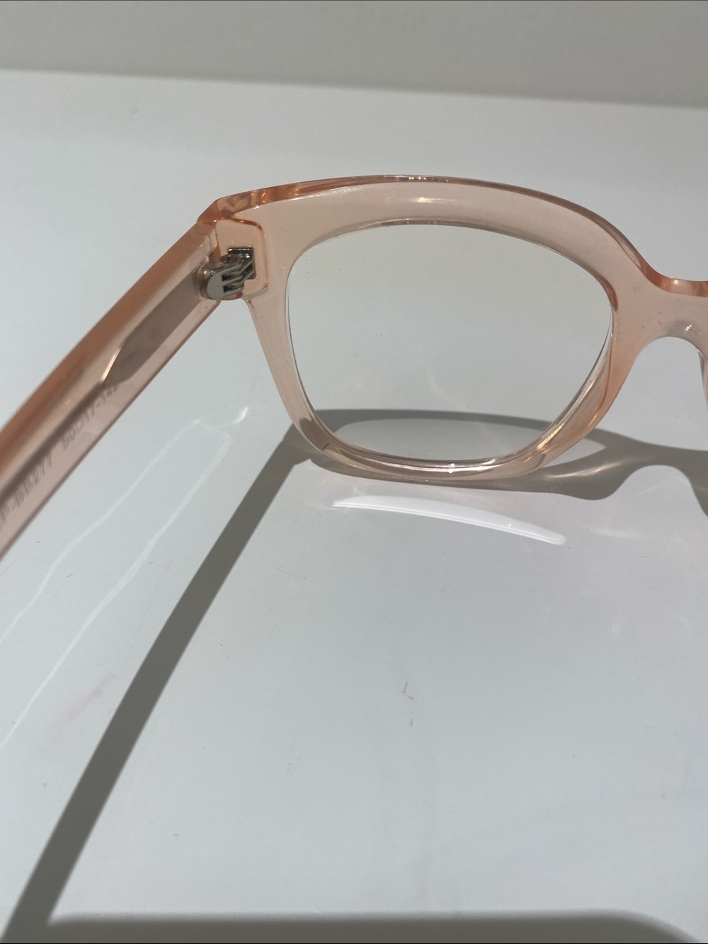 Women’s Health Powered By Diff Eyewear Blue Light Glasses Translucent Peach - Picture 5 of 11